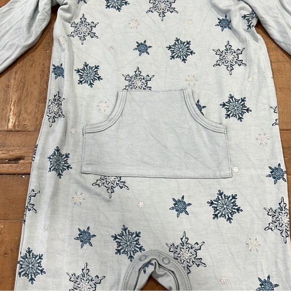 Kyte baby snowflake bamboo long romper - Picture 2 of 6